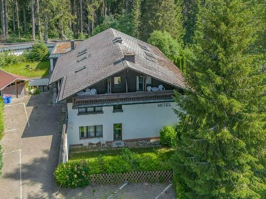 Zwei gepflegte Hotels mitten im Schwarzwald für Sie reserviert