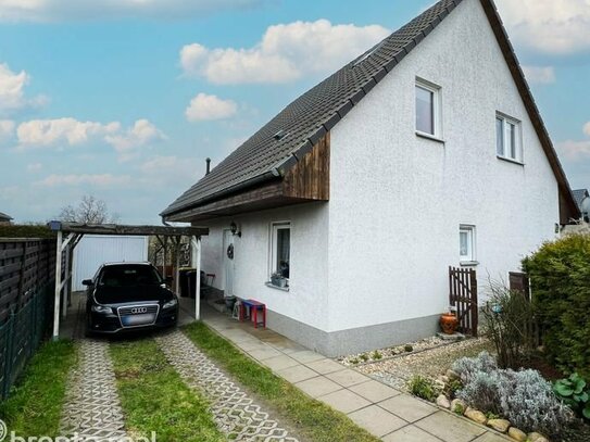 Naturnahes Einfamilienhaus mit Fernblick und Pool