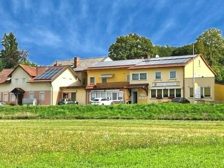 Direkt an der B 279 gelegener Landgasthof "Zur Sonne" mit Gästezimmer und einem sep. Wohnhaus, Grund 2.410m²!