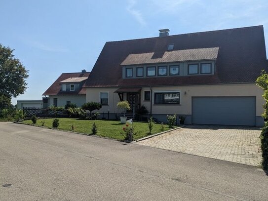 Ein-Zweifamilienhaus mit traumhaftem 1700 qm großen Grundstück in Ellwangen Eggenrot Generationenhaus