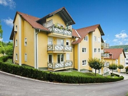 Sehr zentral gelegene 2-Zimmer-Dachgeschoss-Wohnung in Tiengen zum Kauf!