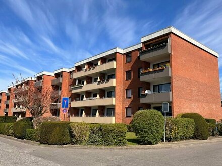 große, helle 3 Zimmerwohnung mit Balkon sofort frei