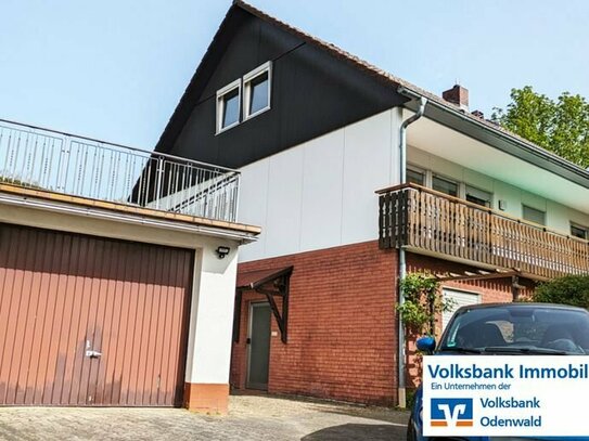 Einfamilienhaus mit ELW und Ausbaureserve sowie tollem Garten-Grundstück - in Feldrandlage!