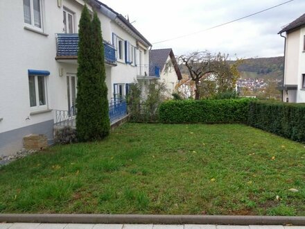 DIE KINDER SPIELEN IM GARTEN! Ruhiges, sonniges 3 FH in Korb mit Garten und Garage. EG Wohnung ist frei.