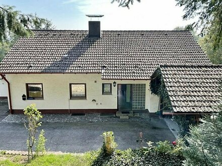 Idyllisches Haus mit tollem Fernblick und zusätzlichem Baugrundstück in Aicha vorm Wald zu verkaufen