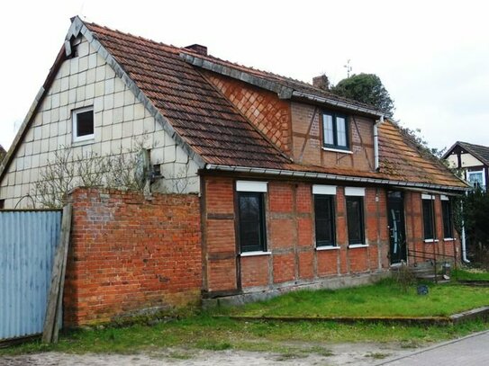 naturverbundenes Wohnen in dörflicher Lage, Einfamilien-Wohnhaus bei Diesdorf / Wittingen