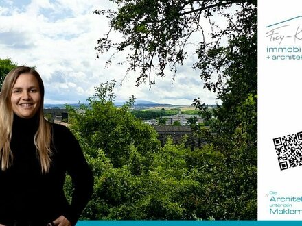 Charmante Doppelhaushälfte mit verwunschenem Garten in exzellenter Lage von Simmern!