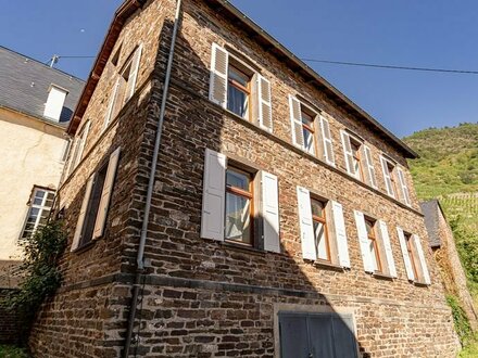 Vollständig renoviertes Haus mit Terrasse in der Calmont-Region in Bremm, Nähe Zell