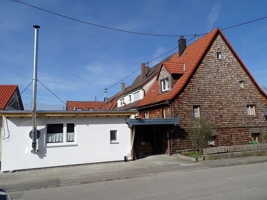 Einfamilienhaus mit neuem Anbau in Tuningen - frei nach Absprache!