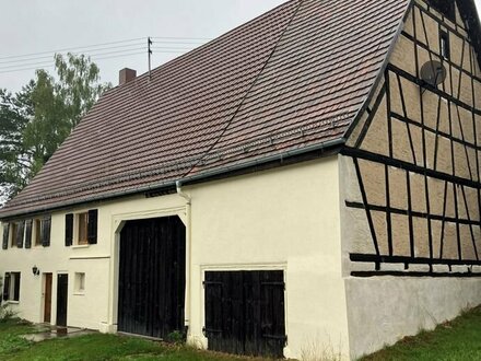 Historisches Bauernhaus mit ehemaliger Schmiede und sehr goßem Grundstück - Denkmalschutz