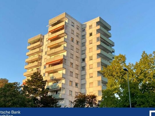 Wertstabil: Gepflegte 2-ZKB mit Aussichtsbalkon und Garage!