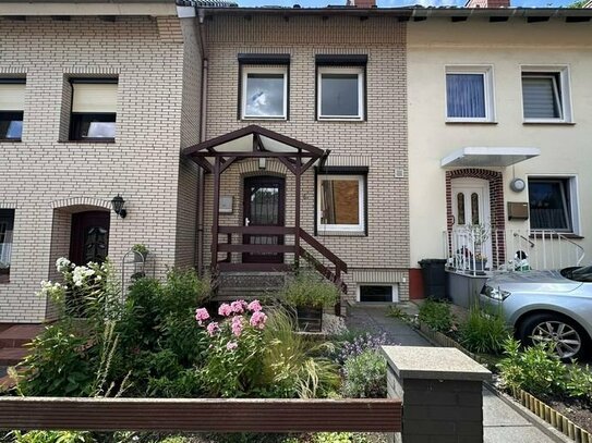 **Reserviert** Charmantes Reihenhaus in Buxtehude: Modernisiert, mit Terrasse und Garten