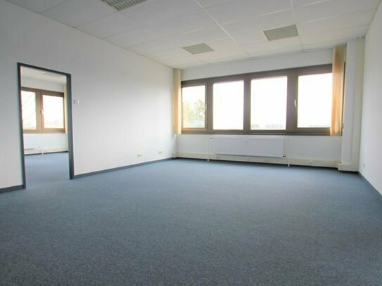 Komplett renovierte Büroräume im 1.OG auf ca. 390m² in Karlsfeld bei München