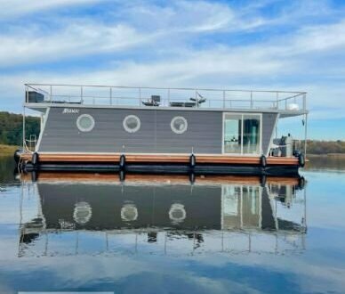 Luxuriöses Hausboot - Ihr Traum vom Urlaub oder vom Wohnen auf dem Wasser wird wahr!