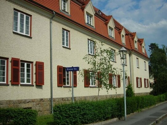 TOP Kapitalanlage: Ruhige Lage, Helle und Geräumige 4-Raum-Dachgeschoss-Wohnung zu verkaufen!