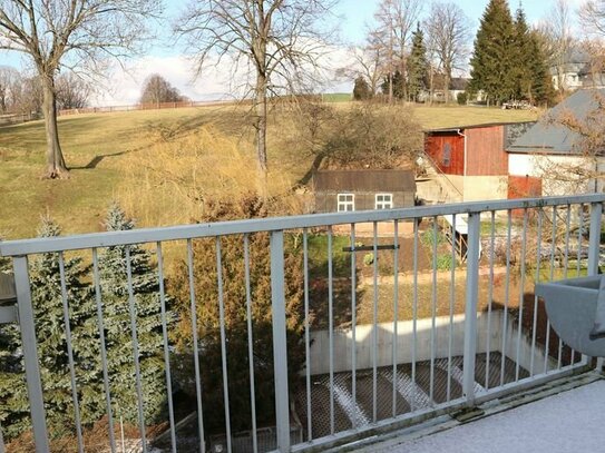 1. Og / Balkon / Bad mit Dusche / kleines Arbeitszimmer