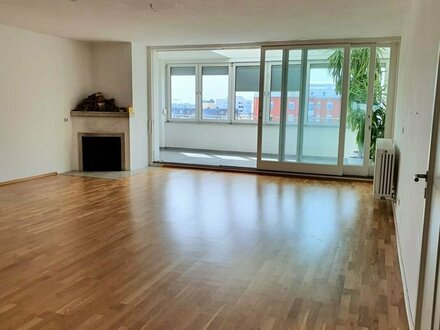 Penthouse mit Kamin, Wintergarten und TG