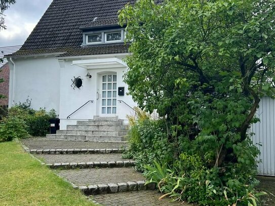 Top gepflegtes Ein-Zweifamilienhaus mit einem großen Garten in ruhiger Lage in Witten