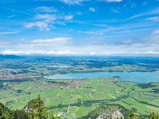 Sehr gepflegtes Wohn- und Geschäftshaus in prominenter Lage Schwangaus