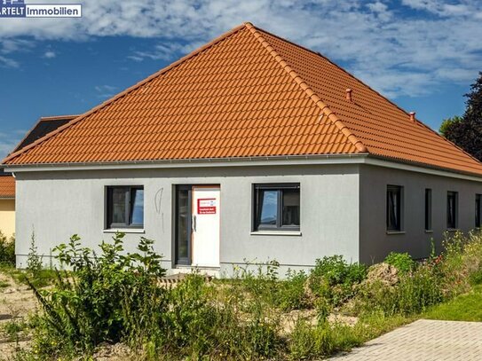 Neubau: Hochwertiger Bungalow mit historischem Ausblick!