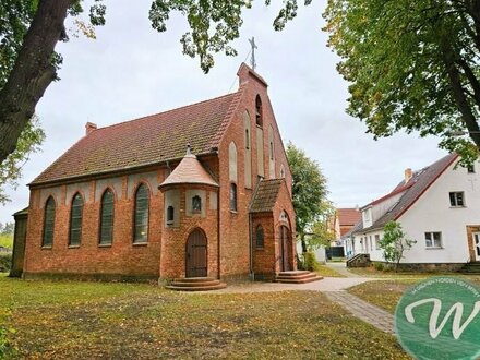 Ein Unikat: Neugotische Kirche (Denkmal) mit Park & Gemeindehaus (Erbbaurecht)