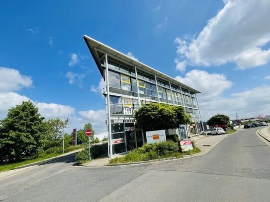 antaris Immobilien GmbH ** Außergewöhnliches Büro mit Loft-Charakter mit herrlichem Ausblick **