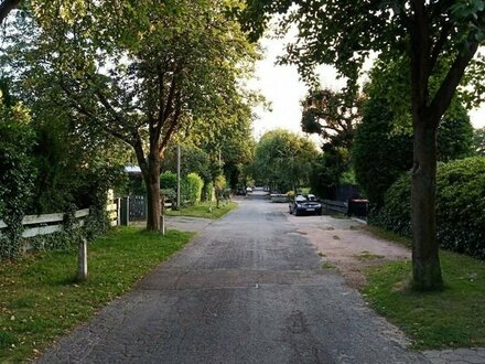 Hamburg-Bergstedt, ruhig, exklusiv und sehr grün - Grundstück / Haus am Alsterlauf