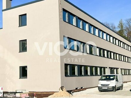 REVITALISIERUNG | MODERNER AUSBAU | EINZELBÜROS BIS OPEN-SPACE MÖGLICH | REFRATH | VIDAN REAL ESTATE