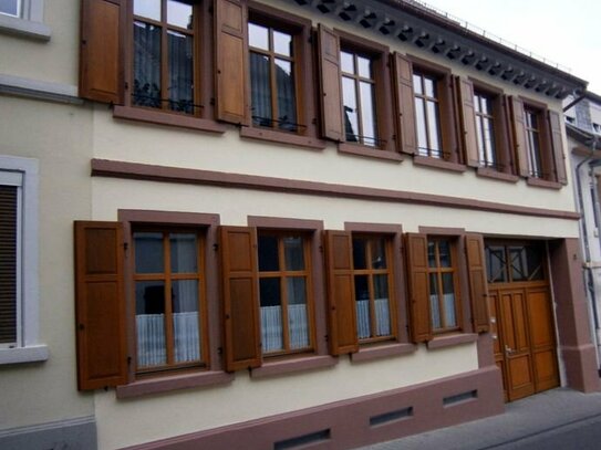 Gepflegtes, stilvoll saniertes Mehrfamilienhaus im Zentrum von Grünstadt