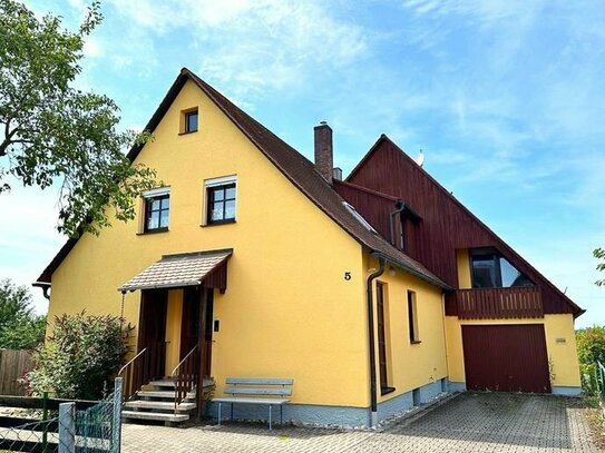 Der Brombachsee ruft! Geräumiges Haus in Großweingarten mit riesigem Garten & herrlicher Fernsicht