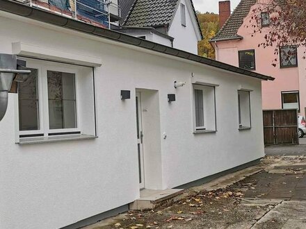 Friesdorf: frisch sanierter, wärmegedämmter Bungalow. 2 Räume + Wohnküche + Duschbad.