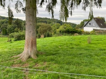 Sie suchen ein schönes Grundstück? Baugrundstück in grüner Lage, in Kürten-Spitze!