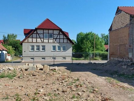Baugrundstück mit gut nutzbarer Scheune in Grumbach