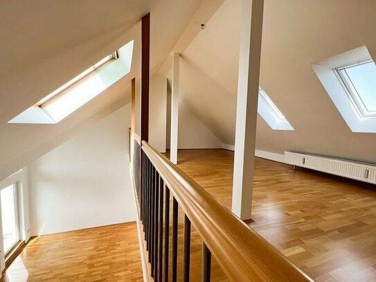 - Über den Dächern von Weilheim - 2 Zimmer Dachgeschosswohnung mit Galerie