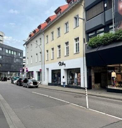 im Herzen der Stadt! großzügige 5 Zimmer Wohnung zu vermieten!