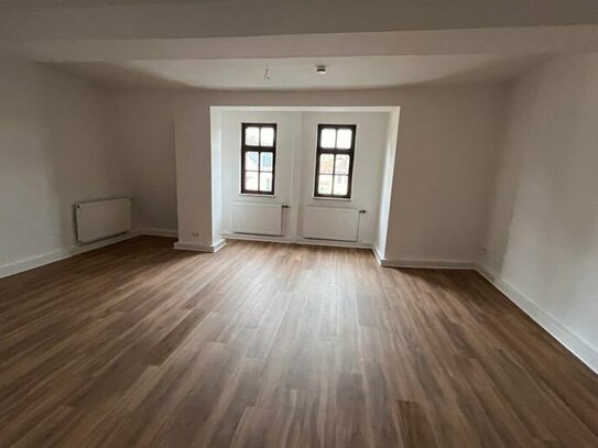 Attraktive (2 - Zimmer) Maisonette - Wohnung mit Balkon im Stadtzentrum zu vermieten