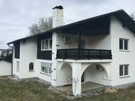 Neu renoviertes Zweifamilienhaus in Schönsee