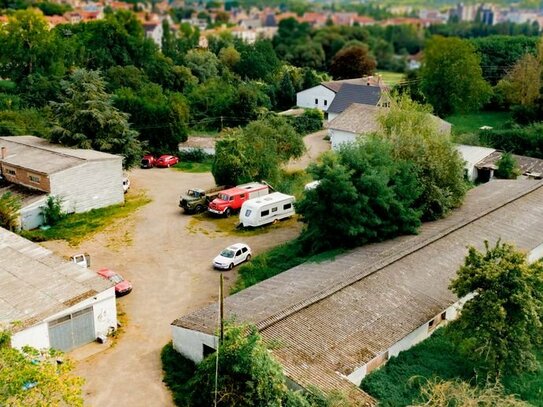 Achtung Pferdeliebhaber 20.000 m²-Gelände mit EFH, Stallungen und Hallen