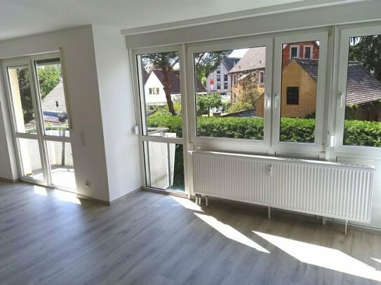 Ruhige und helle renovierte 2-Zimmer Wohnung, 1. OG mit Balkon und neuem Bad in ruhiger Lage Nürnberg Reichelsdorf