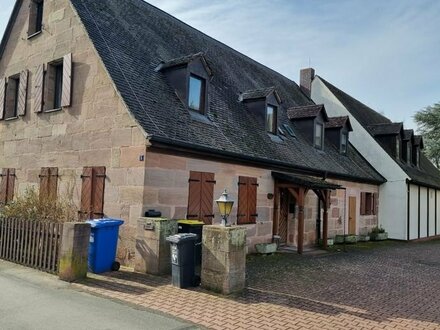 Großes Bauernhaus mit Schwimmhalle und 2715 qm Grund in Top Lage in Nürnberg-Großreuth