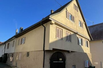 *** Fachwerkhaus mitten in Korntal- Münchingen mit Gewölbekeller ***