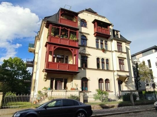 2-Zimmer-Wohnung mit Balkon in Dresden-Striesen!