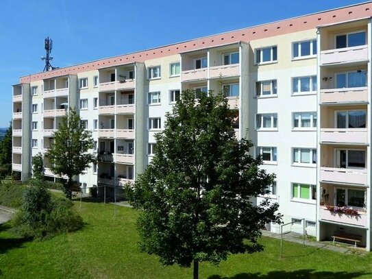 helle 3-Raum-Wohnung mit Balkon und kostenl. Stellplatz