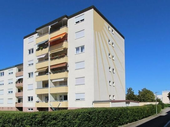 Ganz oben - Großzügige 4-Zimmerwohnung mit Balkon und Aufzug