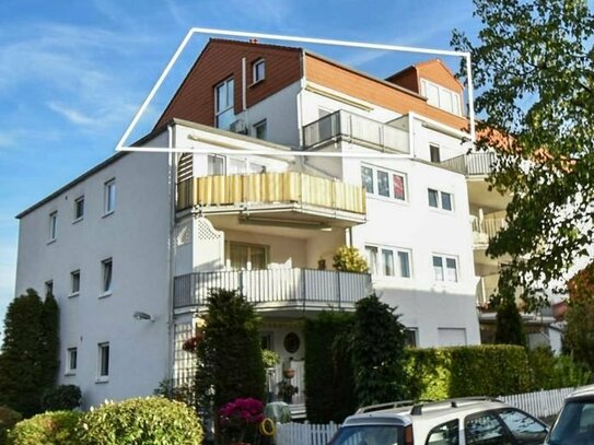Charmante Maisonette-Wohnung mit Balkon und Schrägdach-Charme in Neu-Isenburg