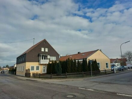 Top Kapitalanlage in Geisenfeld, Zweifamilienhaus & Einfamilienhaus++ Zusätzlich großer Bauplatz verfügbar.