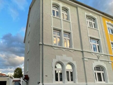 Provisionsfrei! Schöne 3-Raum-Altbauwohnung mit Balkon in Offenbach/Bürgel