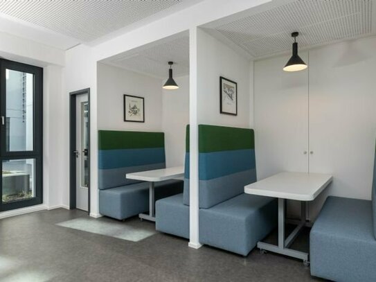 All-inclusive-Zugang zu Lounges in HQ HangarOne