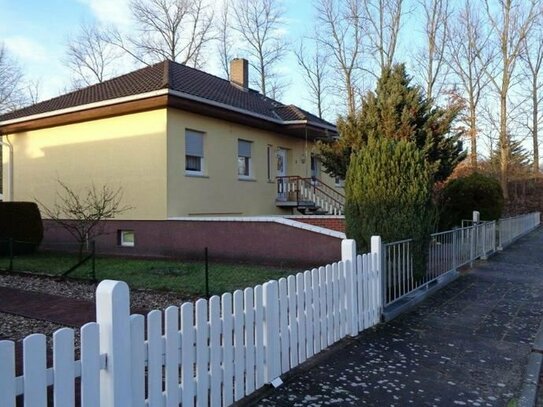 ***Freistehendes Einfamilienhaus in ruhiger Wohnlage mit tollem Grundstück***