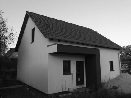 Finanzierung gesichert: Rohbau mit Kreditübernahme ermöglicht idyllisches Wohnen in Berndroth!